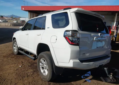 2022 Toyota 4Runner Sr5 из США, поврежденный, VIN JTEMU5JR6N6035190